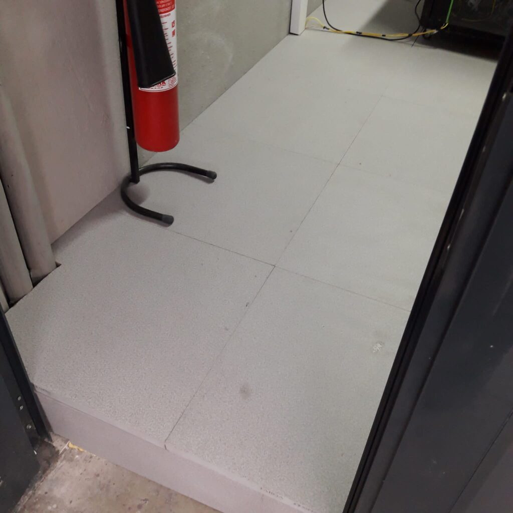 Yükseltilmiş döşeme panel ve sistem görseli