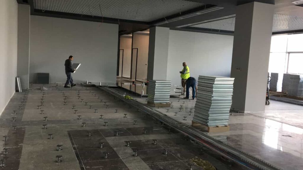 Yükseltilmiş döşeme panel ve sistem görseli